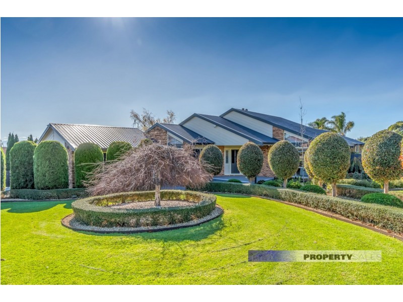 11 Comans Way, Moe VIC 3825