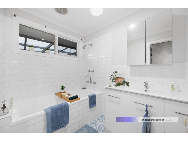 11 Burnside Street, Moe VIC 3825