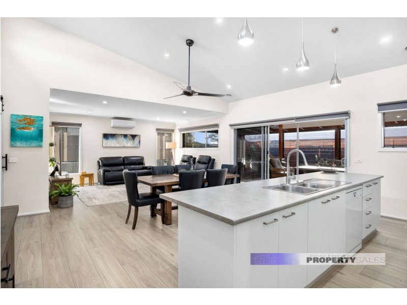 20 Sweetwater Place, Moe VIC 3825