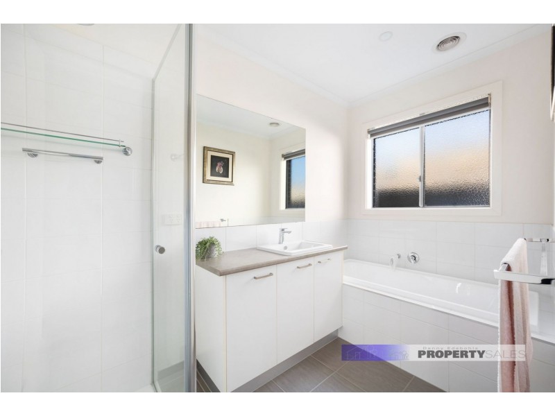 20 Sweetwater Place, Moe VIC 3825