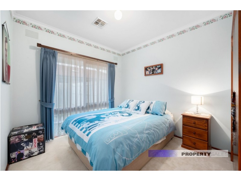 5 Southwell Avenue, Newborough VIC 3825