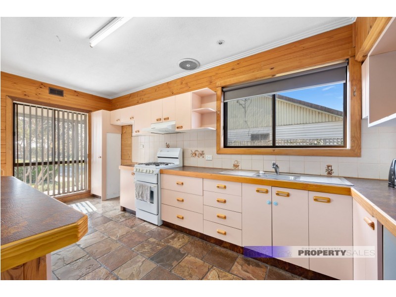 42 Marshall Avenue, Moe VIC 3825