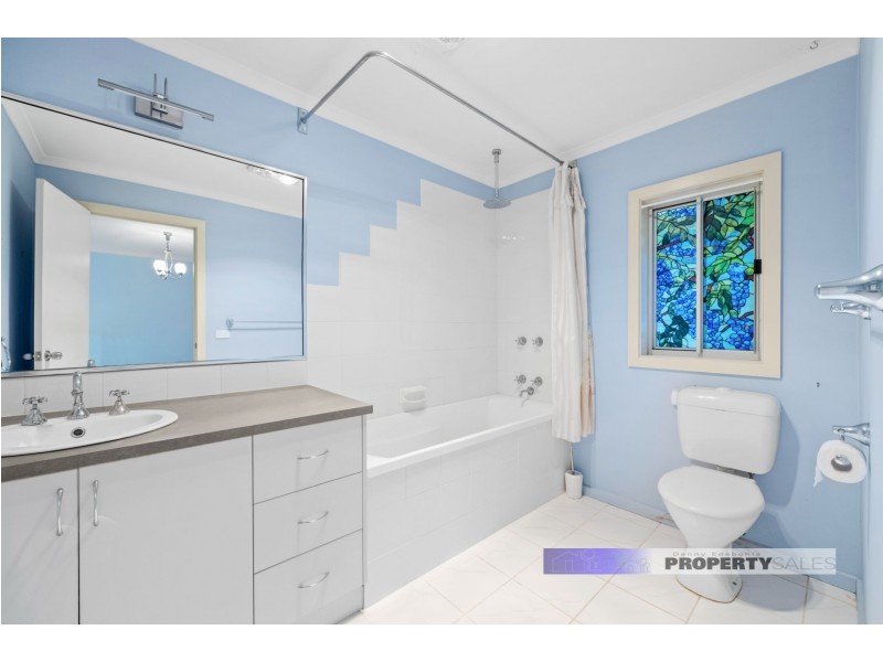 7 Boon Court, Moe VIC 3825