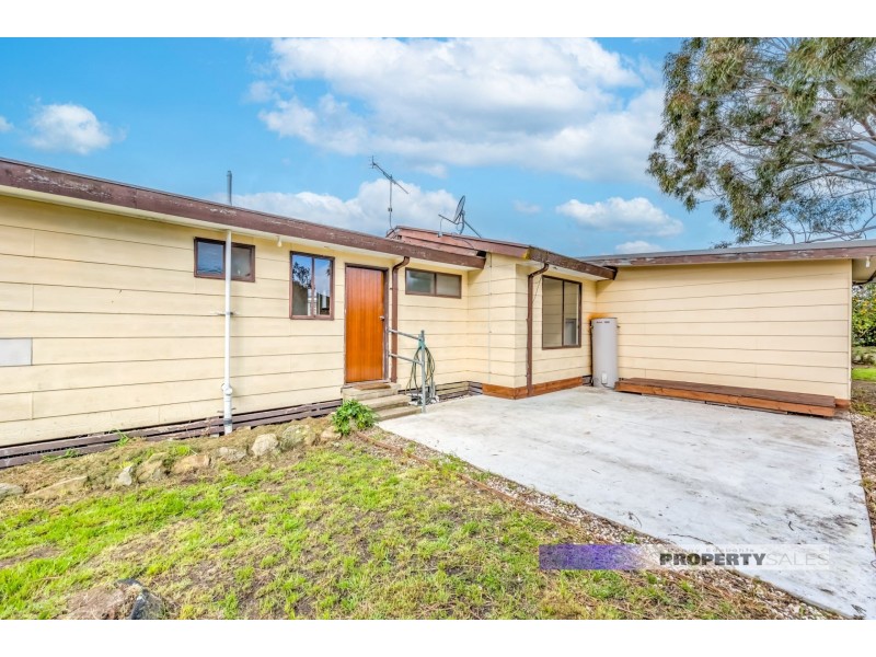 6 Hyland Street, Moe VIC 3825