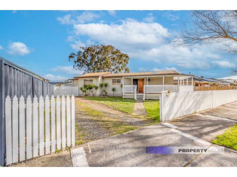 6 Hyland Street, Moe VIC 3825