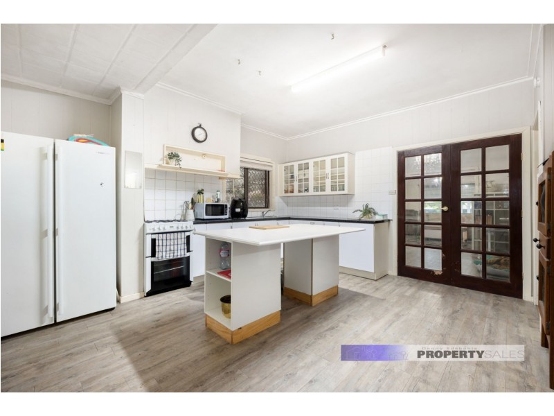 4 Keith Avenue, Moe VIC 3825