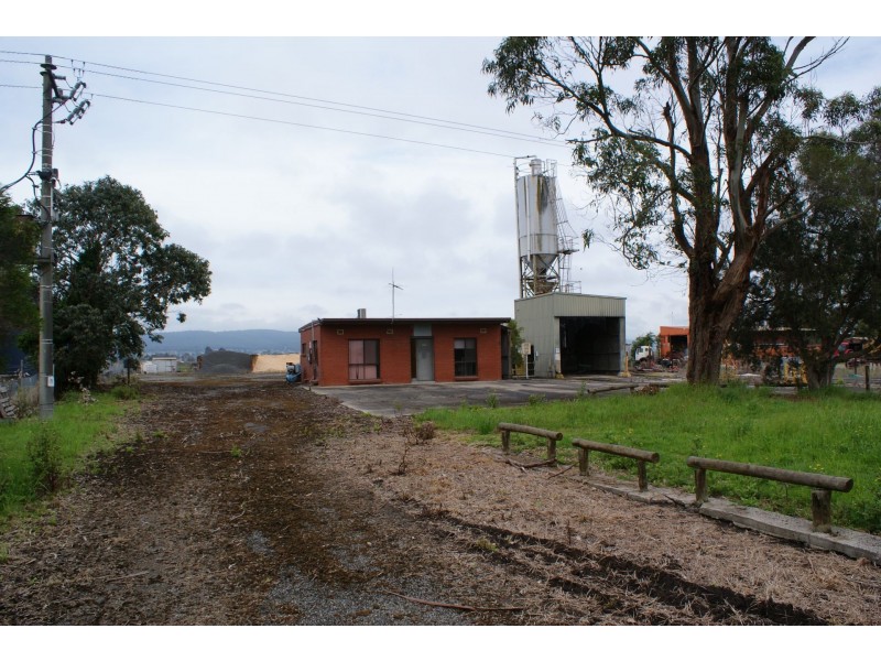 27 Moe-Walhalla Road, Moe VIC 3825