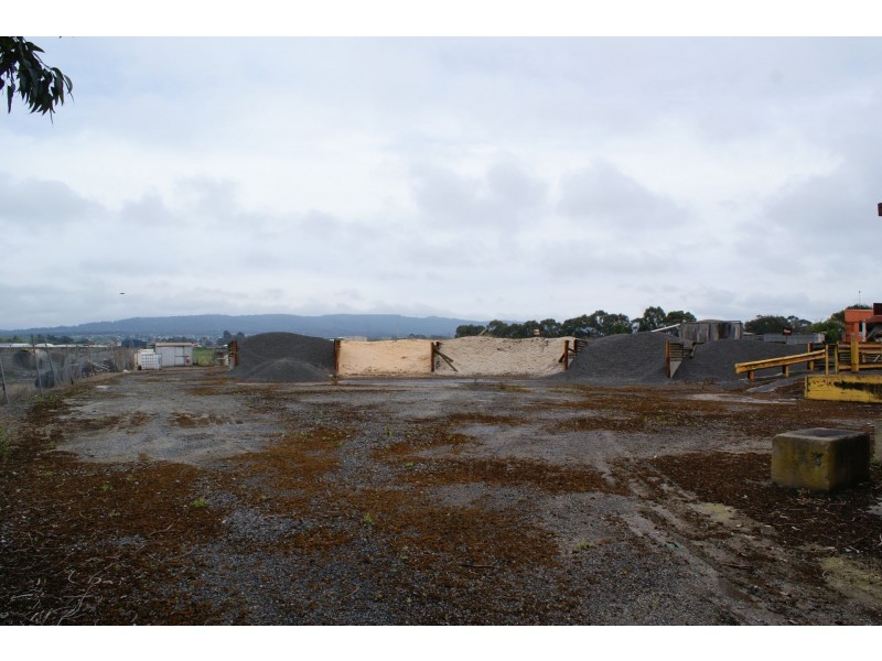 27 Moe-Walhalla Road, Moe VIC 3825