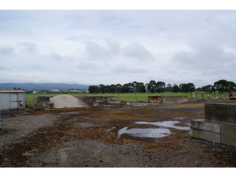 27 Moe-Walhalla Road, Moe VIC 3825