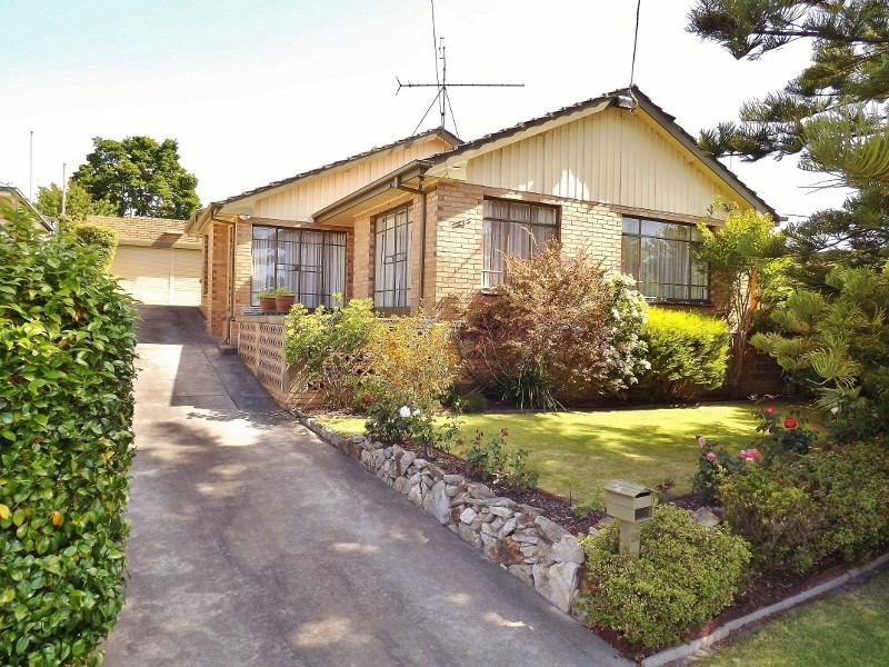 26 Bayley Street, Moe VIC 3825