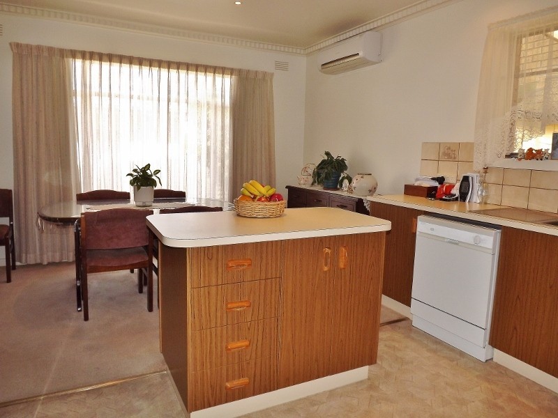 26 Bayley Street, Moe VIC 3825