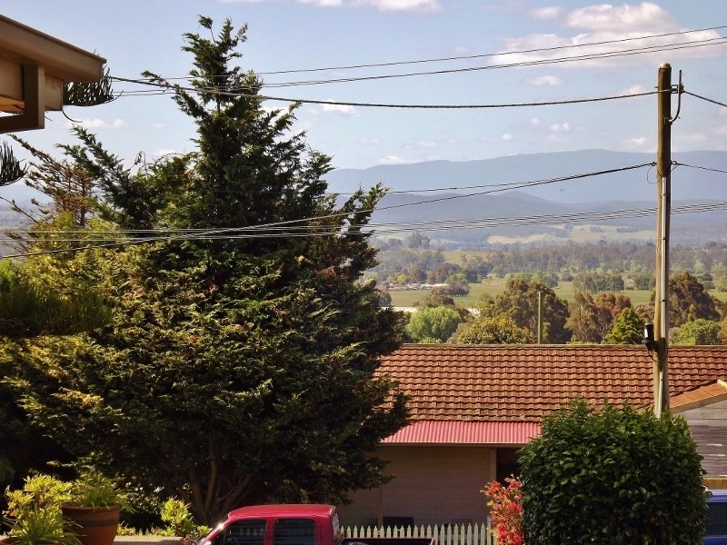 26 Bayley Street, Moe VIC 3825