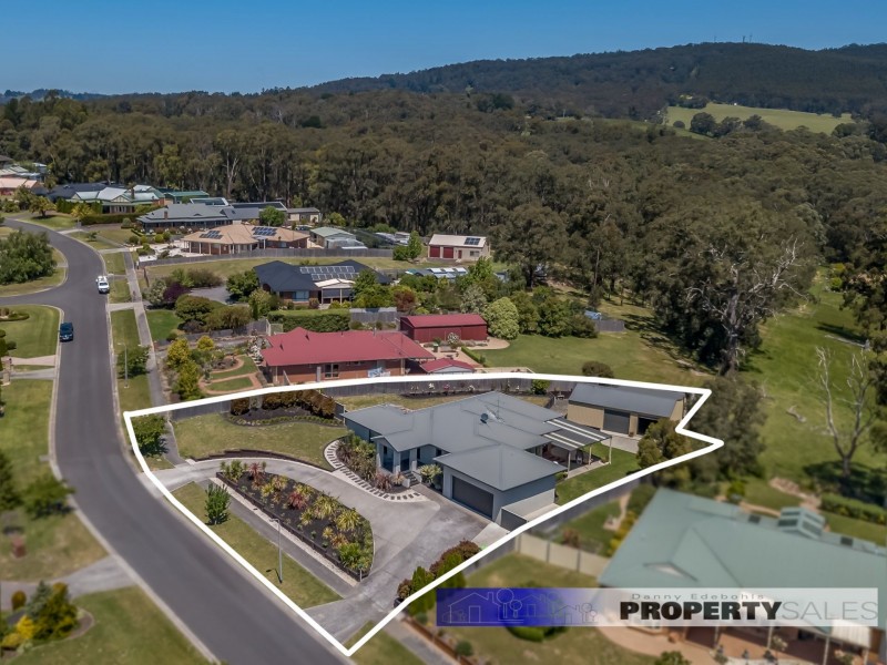 24 Comans Way, Moe VIC 3825