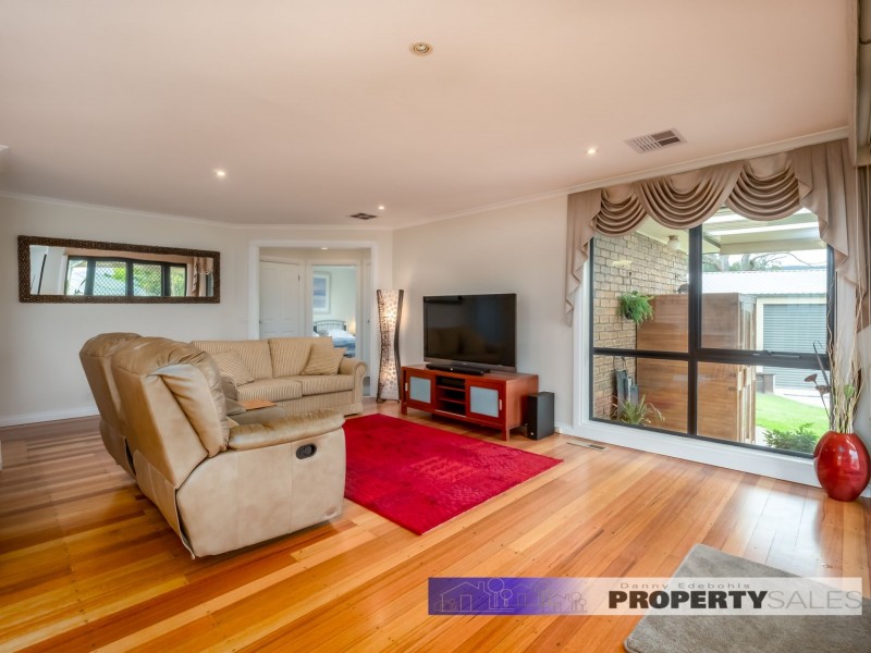 24 Comans Way, Moe VIC 3825