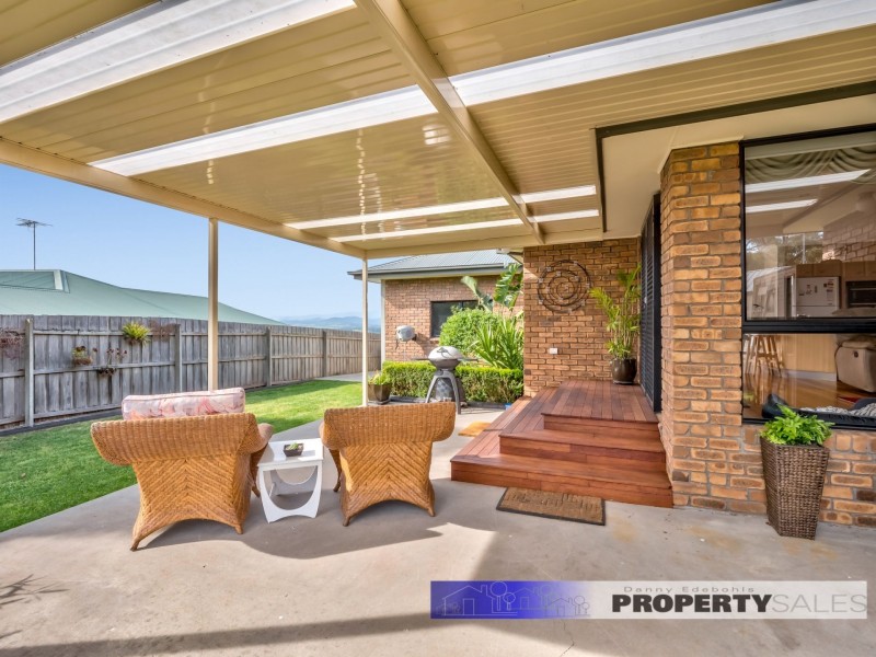 24 Comans Way, Moe VIC 3825