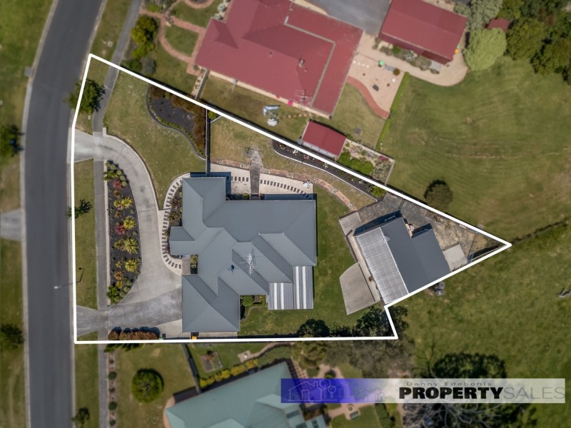 24 Comans Way, Moe VIC 3825