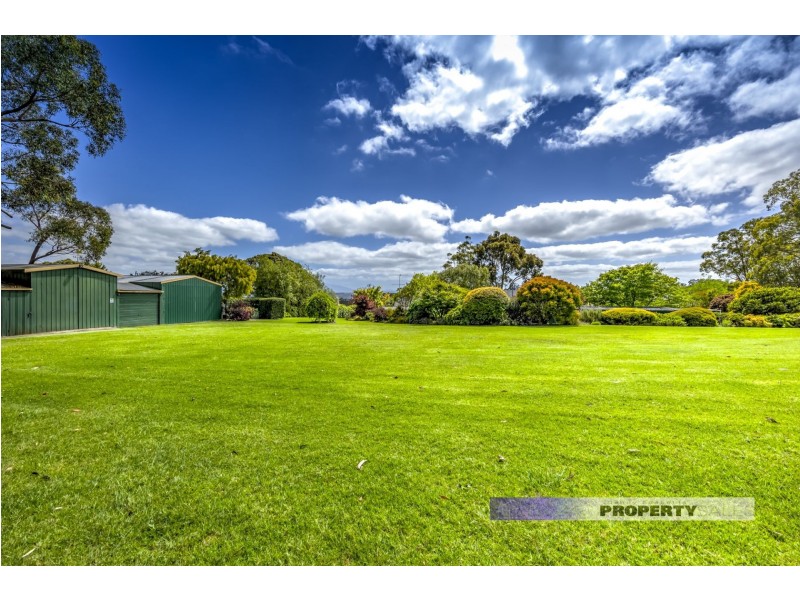14 Frys Track, Newborough VIC 3825