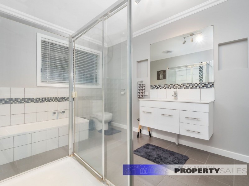 70 Chamberlain Road, Newborough VIC 3825