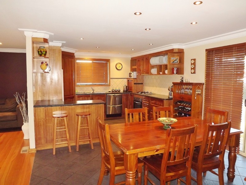 15  Ellinbank Street, Newborough VIC 3825