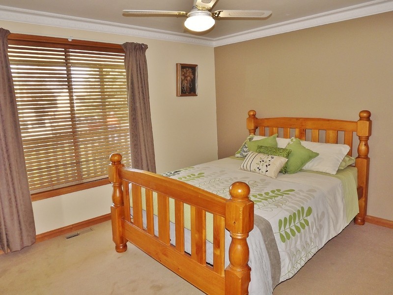 15  Ellinbank Street, Newborough VIC 3825