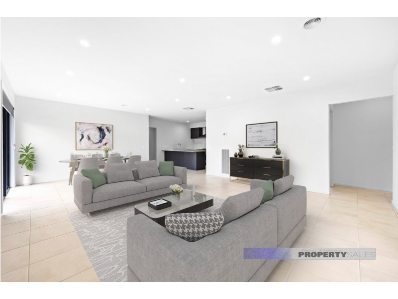 14 Gleneagles Drive, Newborough VIC 3825