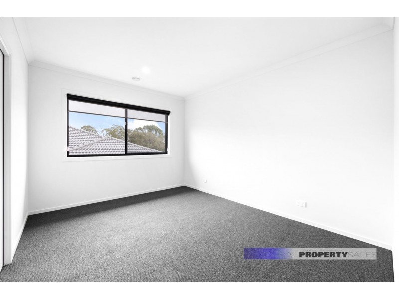 14 Gleneagles Drive, Newborough VIC 3825