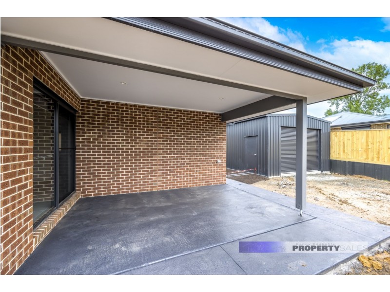 14 Gleneagles Drive, Newborough VIC 3825