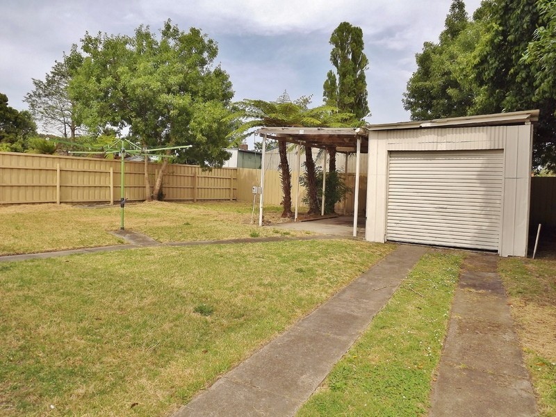 12 Henry Street, Moe VIC 3825