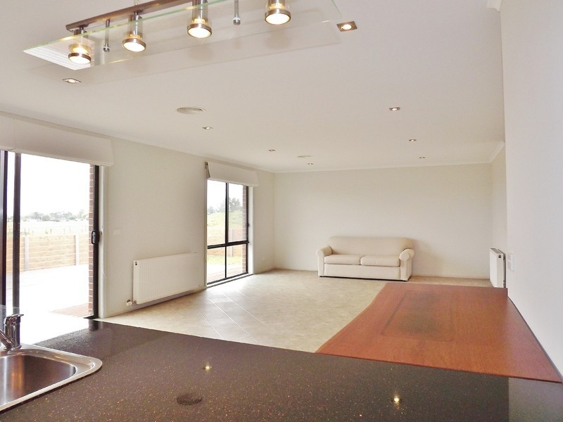 1 Ashlyn Parade, Moe VIC 3825