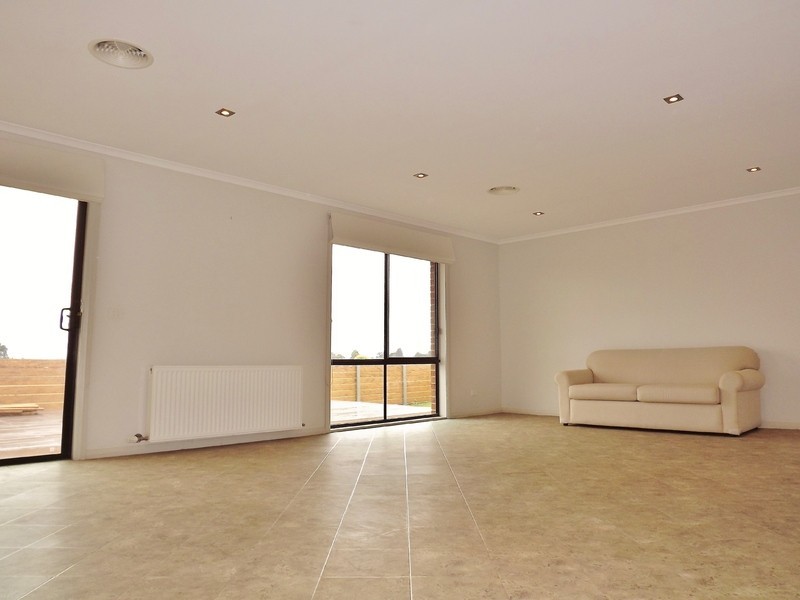 1 Ashlyn Parade, Moe VIC 3825