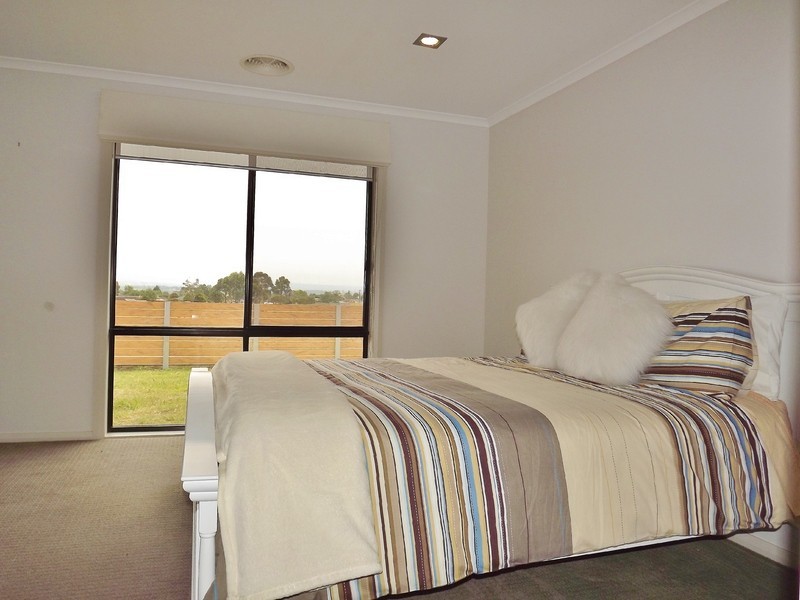 1 Ashlyn Parade, Moe VIC 3825
