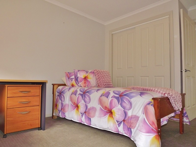 1 Ashlyn Parade, Moe VIC 3825
