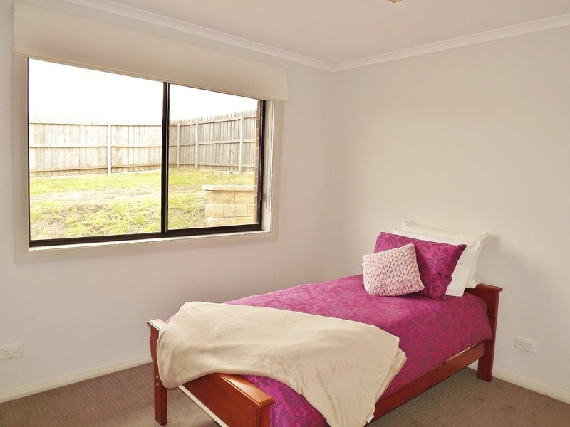 1 Ashlyn Parade, Moe VIC 3825