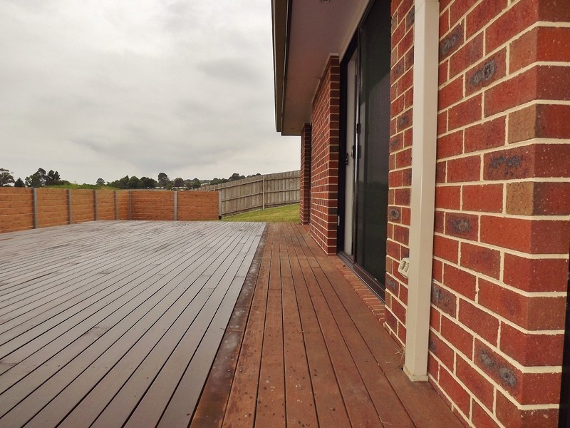 1 Ashlyn Parade, Moe VIC 3825