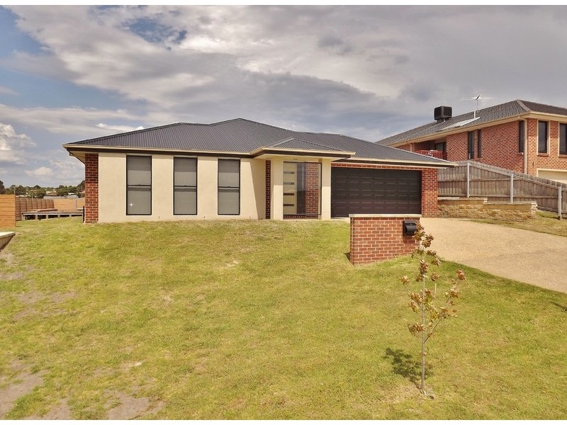 1 Ashlyn Parade, Moe VIC 3825