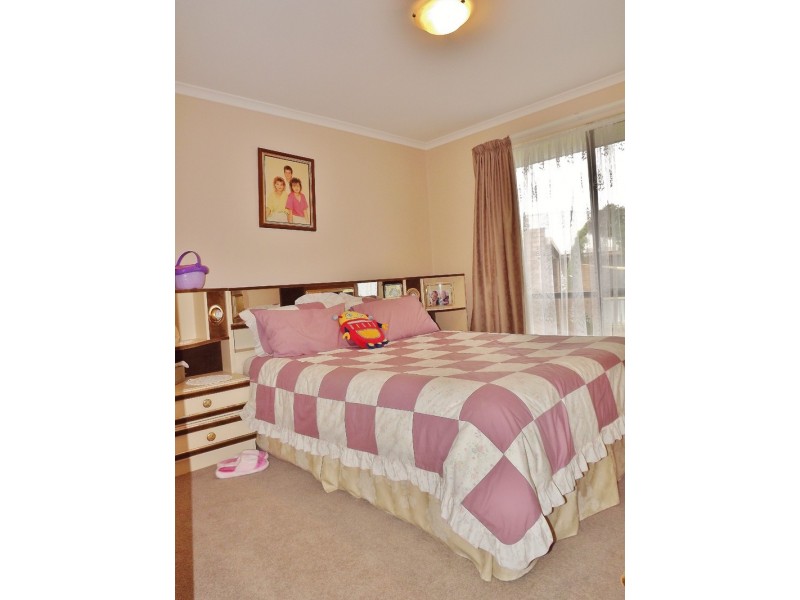 2 Orion Court, Moe VIC 3825