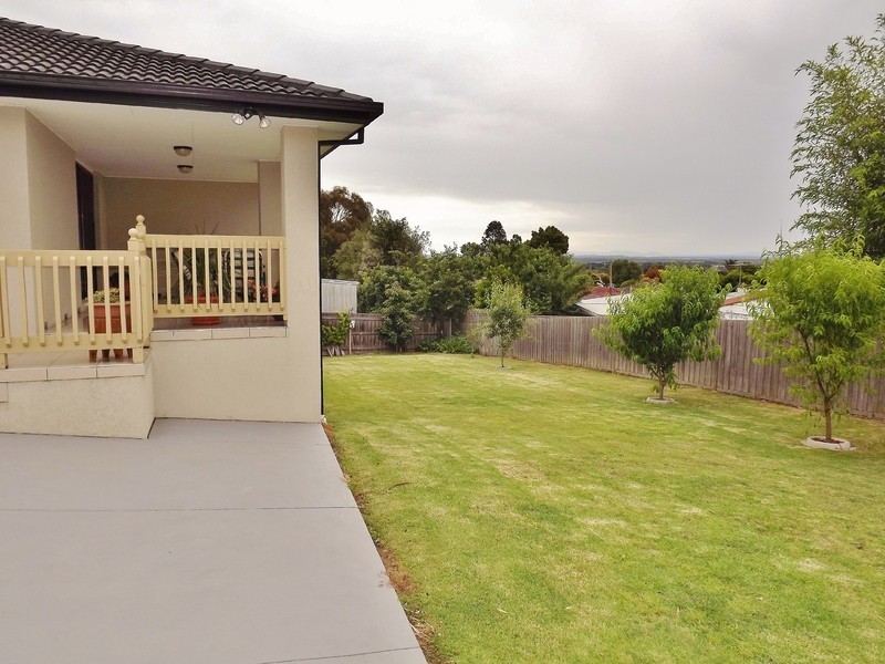 2 Orion Court, Moe VIC 3825