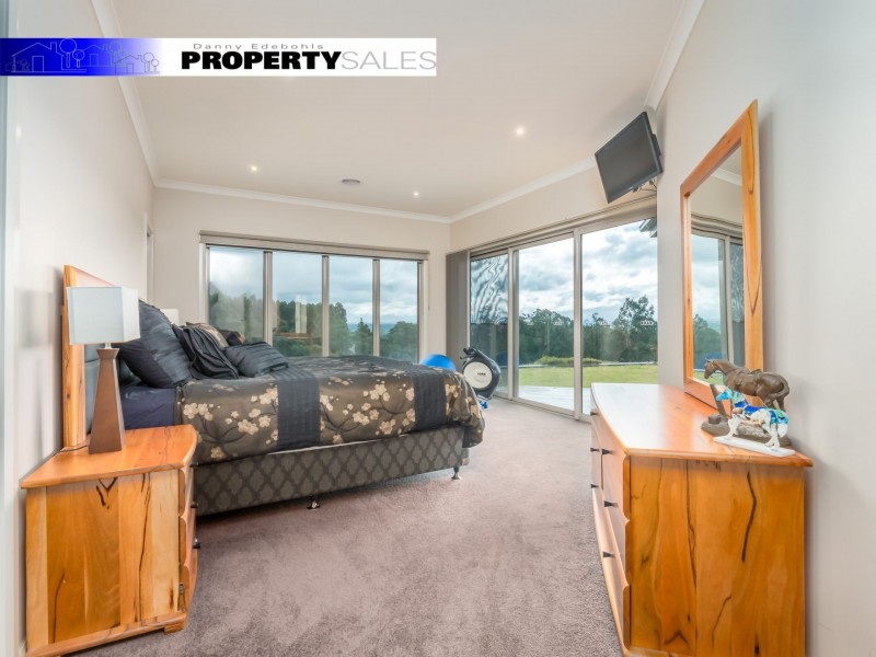 18 Pineridge Road, Moe South VIC 3825