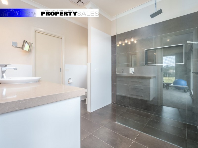 18 Pineridge Road, Moe South VIC 3825