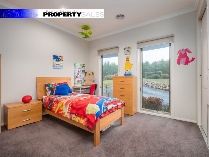 18 Pineridge Road, Moe South VIC 3825