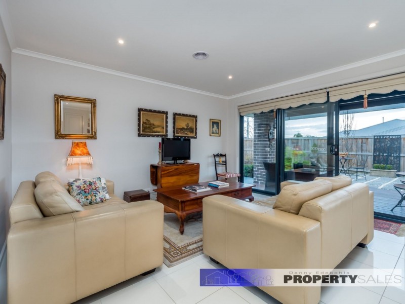 2 Flores Street, Trafalgar VIC 3824