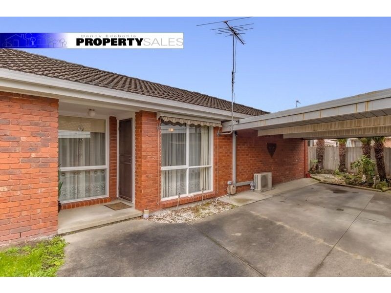 2/10 Banksia Street, Newborough VIC 3825