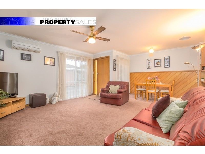 2/10 Banksia Street, Newborough VIC 3825