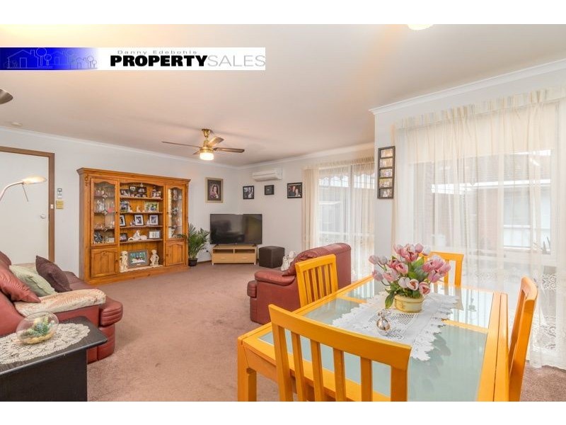 2/10 Banksia Street, Newborough VIC 3825