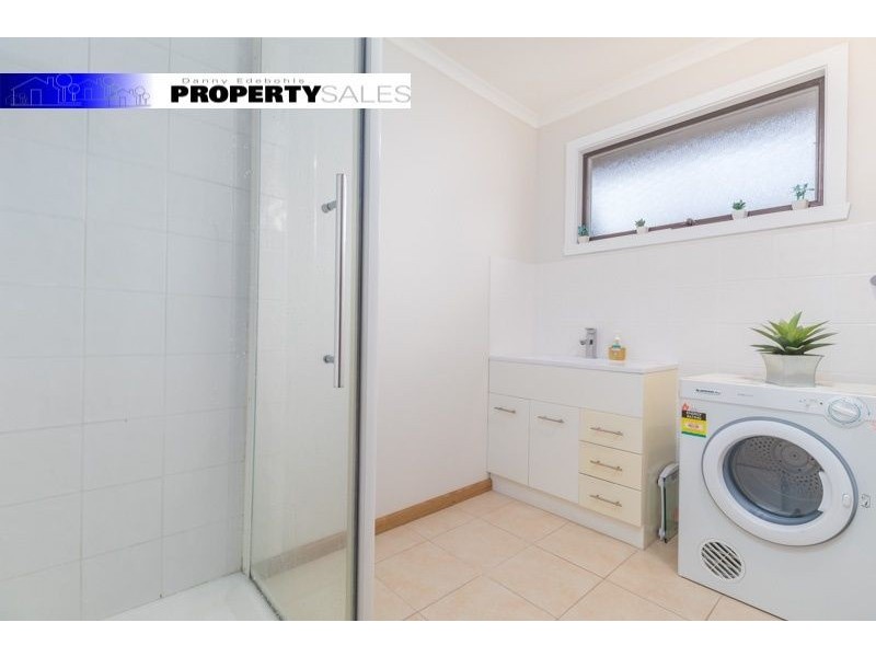 2/10 Banksia Street, Newborough VIC 3825