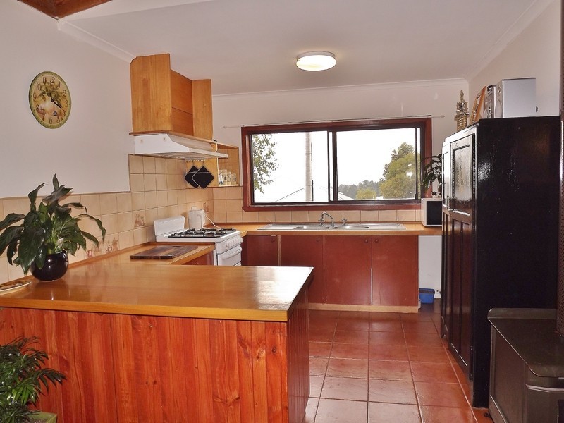 37 Tooronga Road, Willow Grove VIC 3825