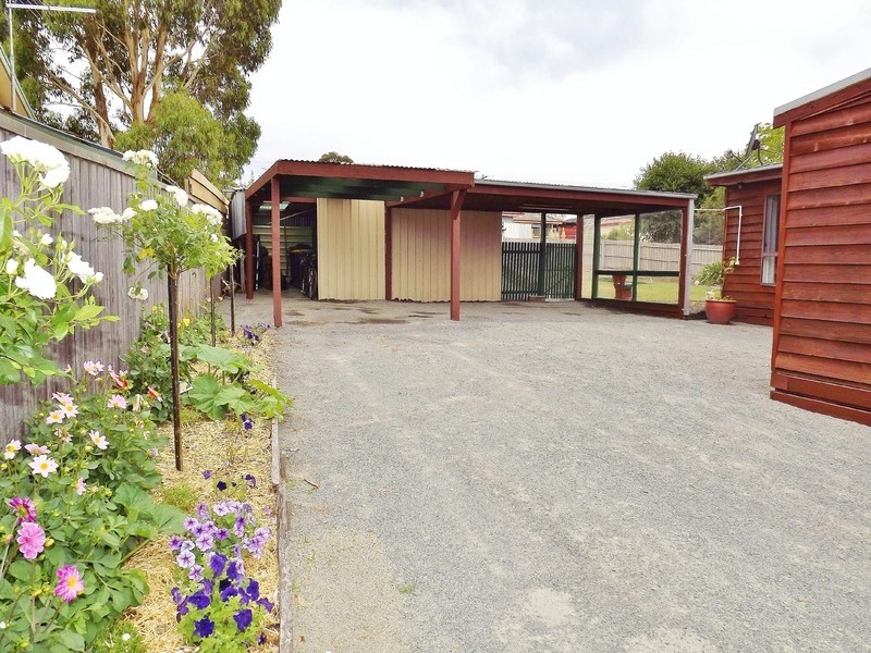 37 Tooronga Road, Willow Grove VIC 3825