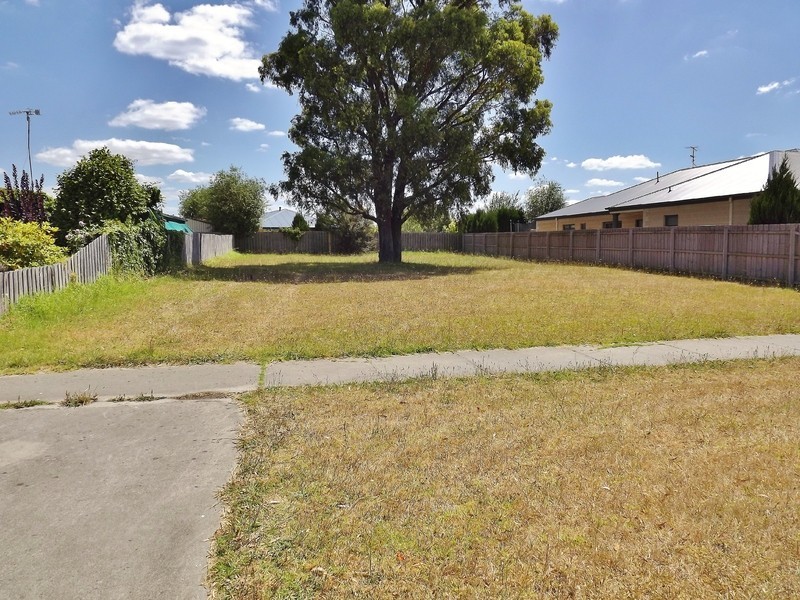 6 Shelton Street, Newborough VIC 3825