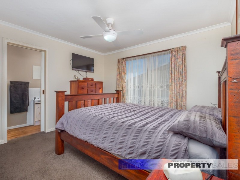 31 Law Street, Newborough VIC 3825