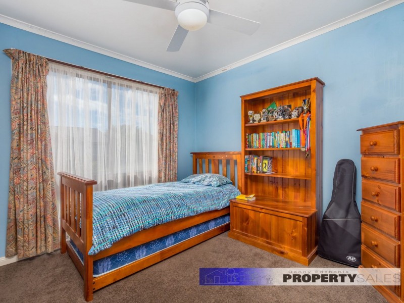 31 Law Street, Newborough VIC 3825